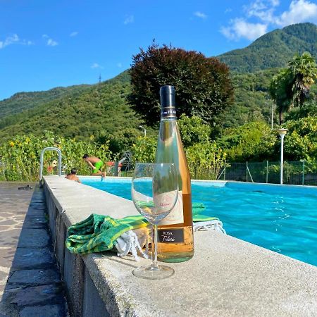 Bellavista A Garten Appartement Mit Pool コーリコ エクステリア 写真