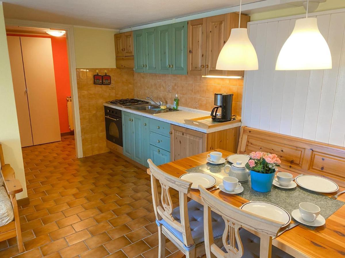 Bellavista A Garten Appartement Mit Pool コーリコ エクステリア 写真