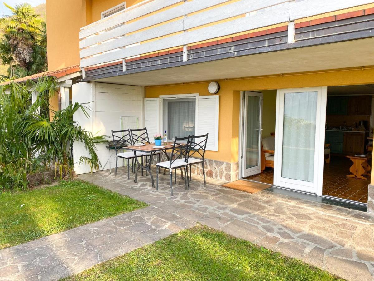 Bellavista A Garten Appartement Mit Pool コーリコ エクステリア 写真