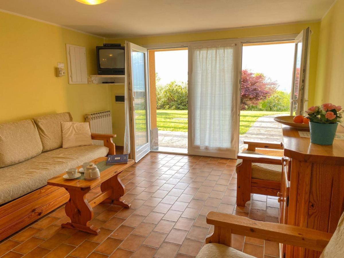 Bellavista A Garten Appartement Mit Pool コーリコ エクステリア 写真
